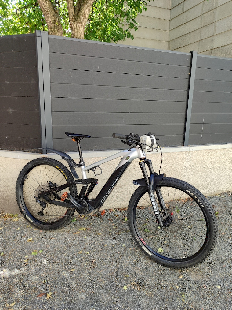 MOUSTACHE TRAIL 5